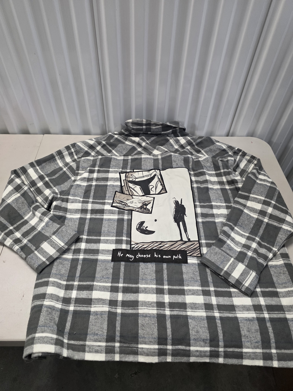 Star Wars Mandalorian  Flannel Gray White Unisex Flannel Button Up Men's Size 2
